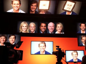 Oameni celebri, lumini de la cameră, interviuri, scene de film.